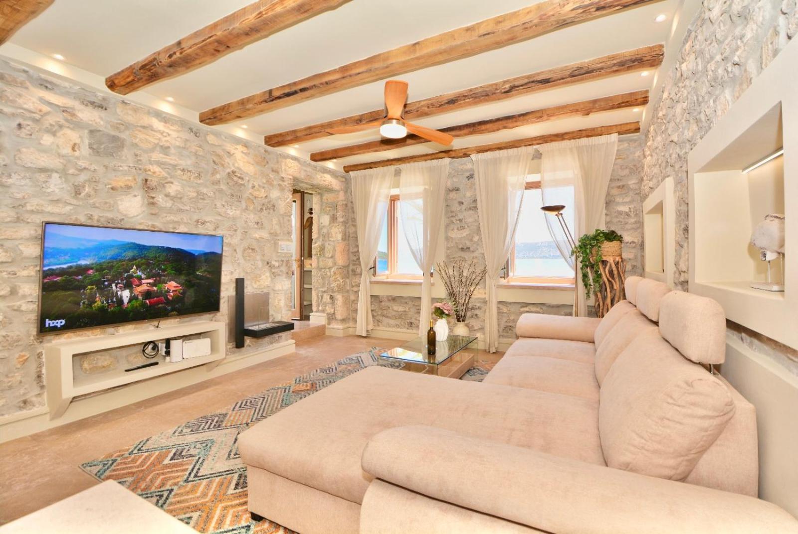 Villasonboard Rock Villa 3 Bed, 3 Bath, Jacuzzi, Seaside Ерміоні Екстер'єр фото