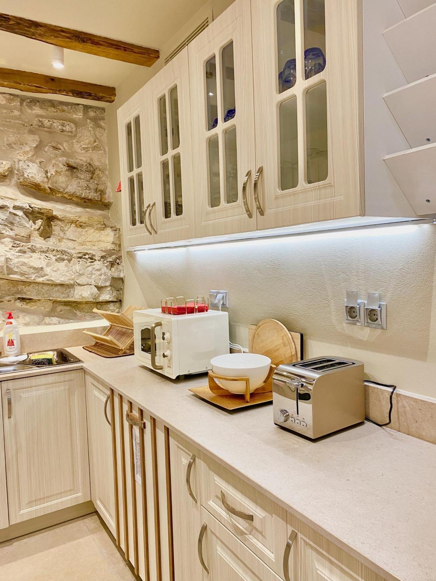 Villasonboard Rock Villa 3 Bed, 3 Bath, Jacuzzi, Seaside Ерміоні Екстер'єр фото
