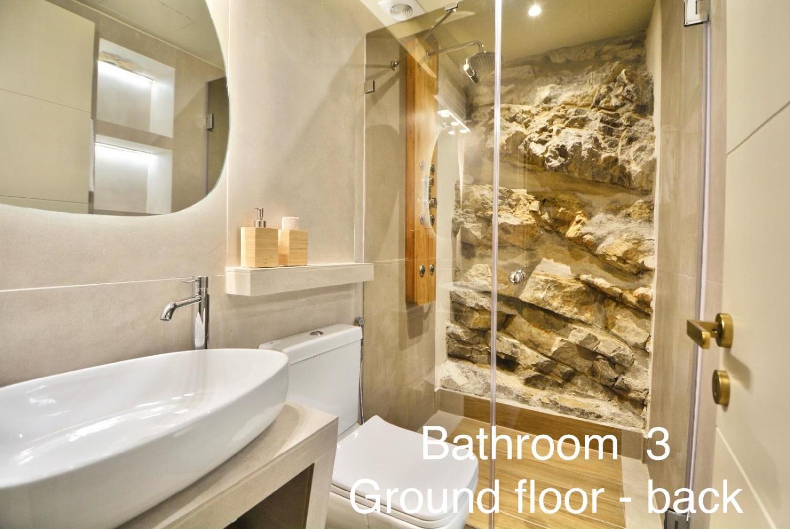 Villasonboard Rock Villa 3 Bed, 3 Bath, Jacuzzi, Seaside Ерміоні Екстер'єр фото