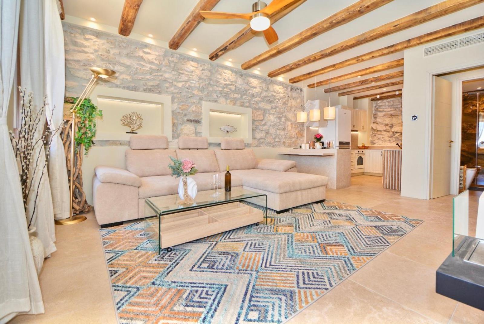 Villasonboard Rock Villa 3 Bed, 3 Bath, Jacuzzi, Seaside Ерміоні Екстер'єр фото