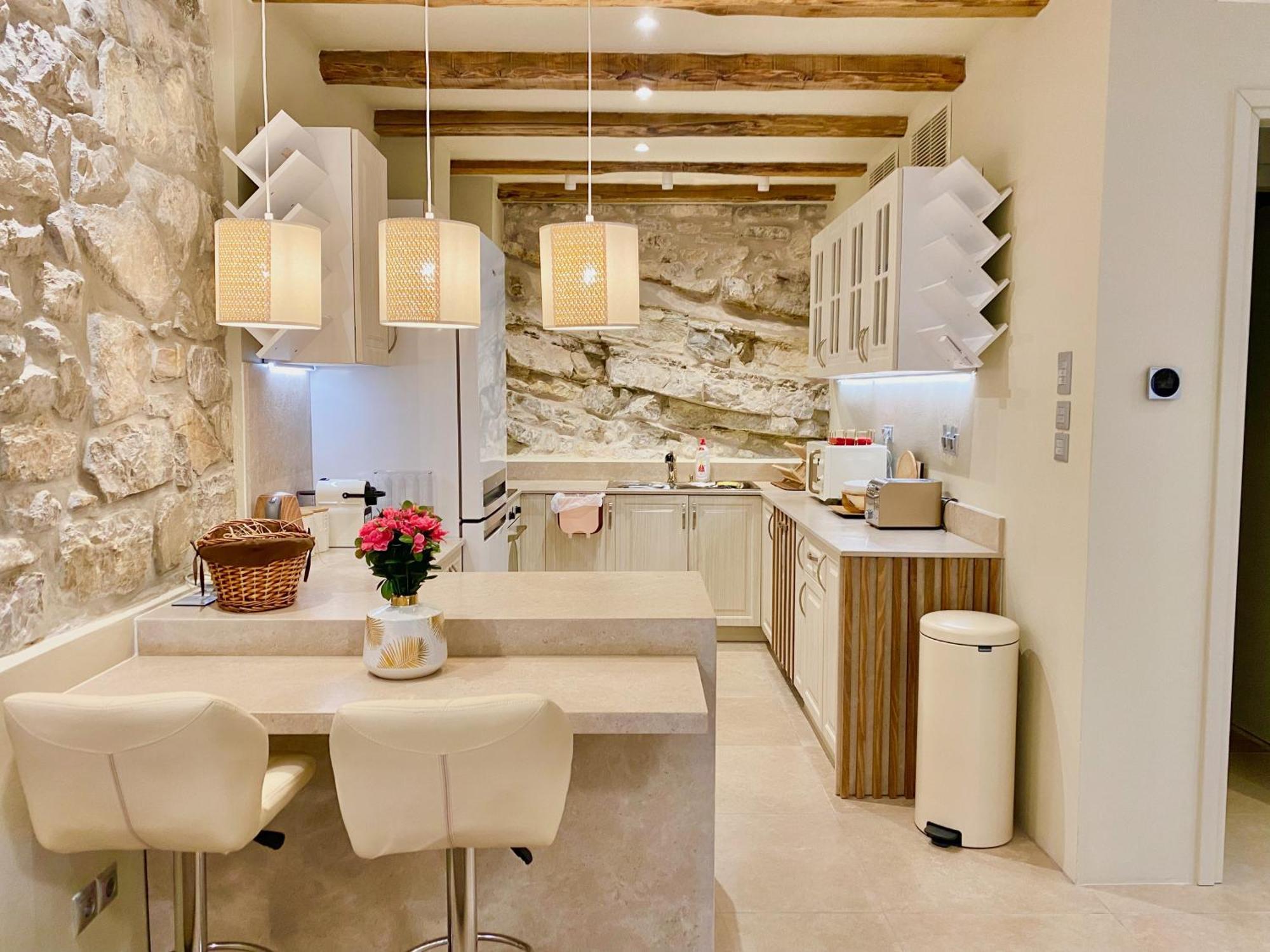 Villasonboard Rock Villa 3 Bed, 3 Bath, Jacuzzi, Seaside Ерміоні Екстер'єр фото